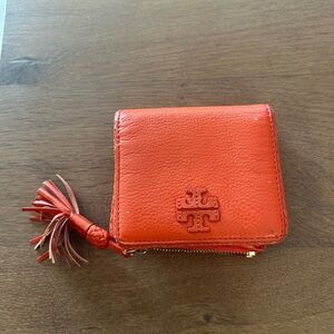 Tory Burch Orange wallet. Cash, card, coin holder